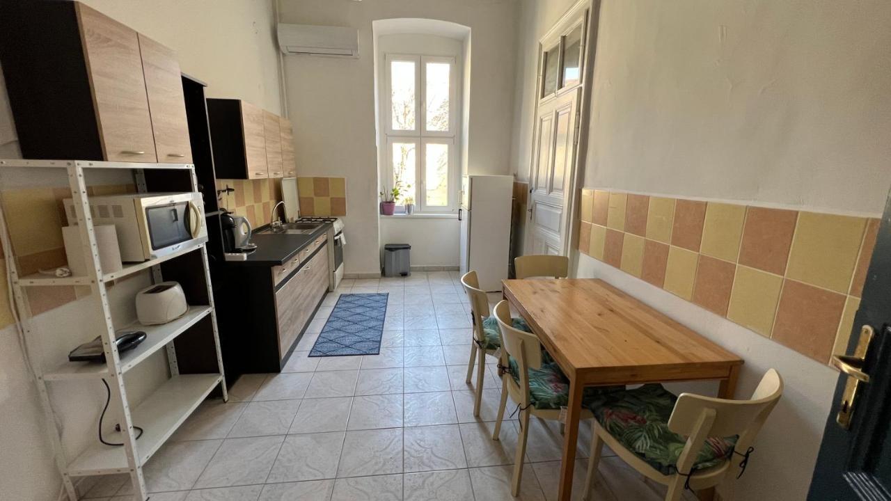 Napartman Pécs Extérieur photo